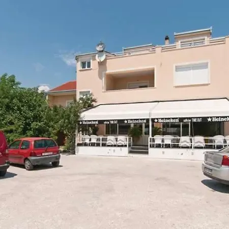 Apartment Time Out Kastela